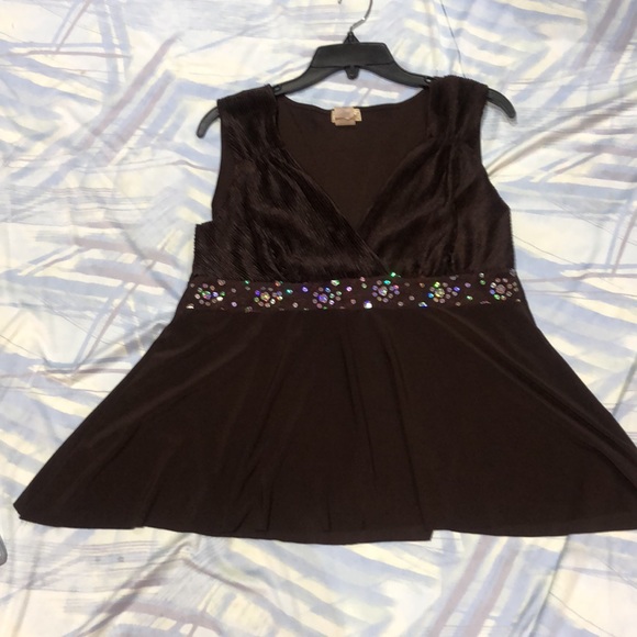 Ladies top - Picture 4 of 8